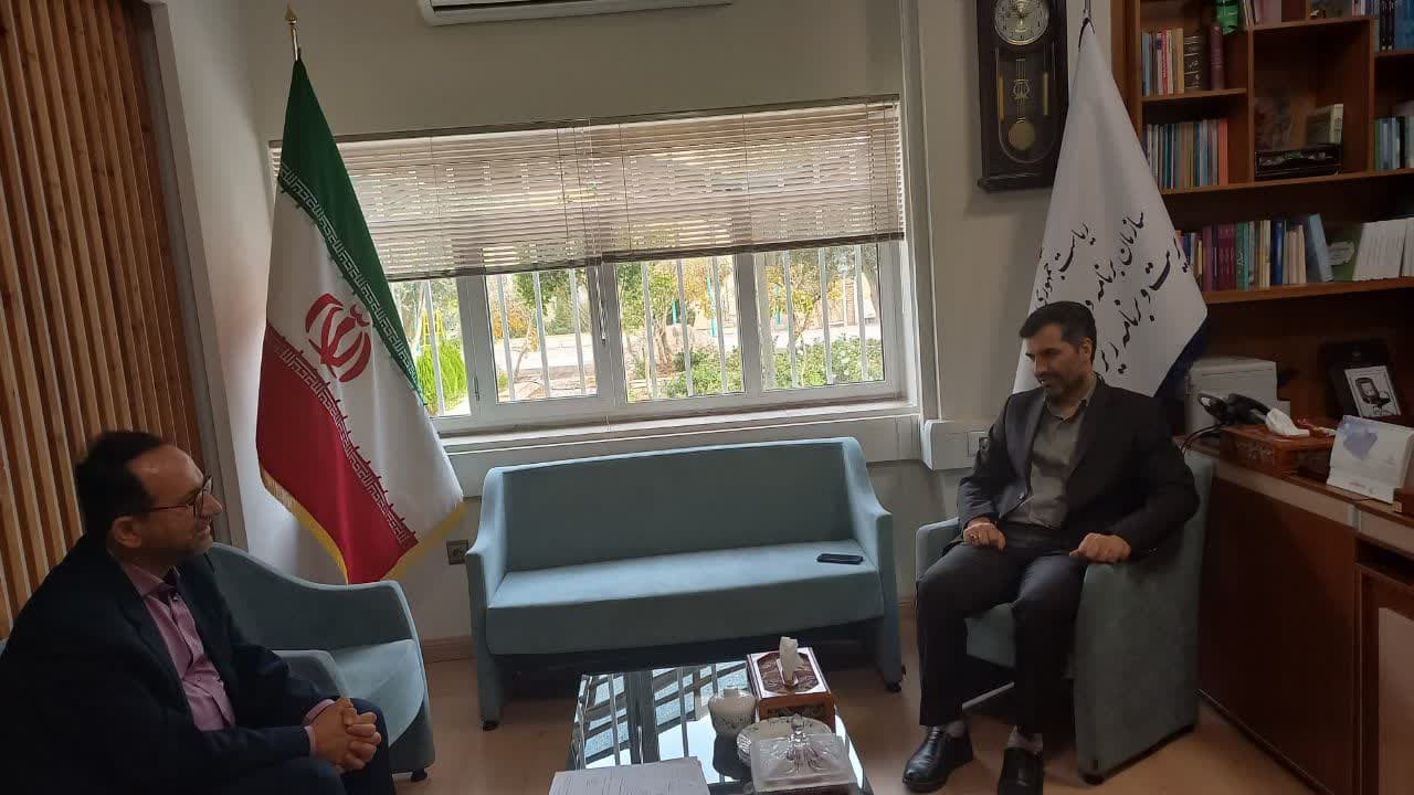 دیدار مدیر مرکز اسناد و کتابخانه ی ملی استان یزد با رییس سازمان مدیریت و برنامه ریزی استان