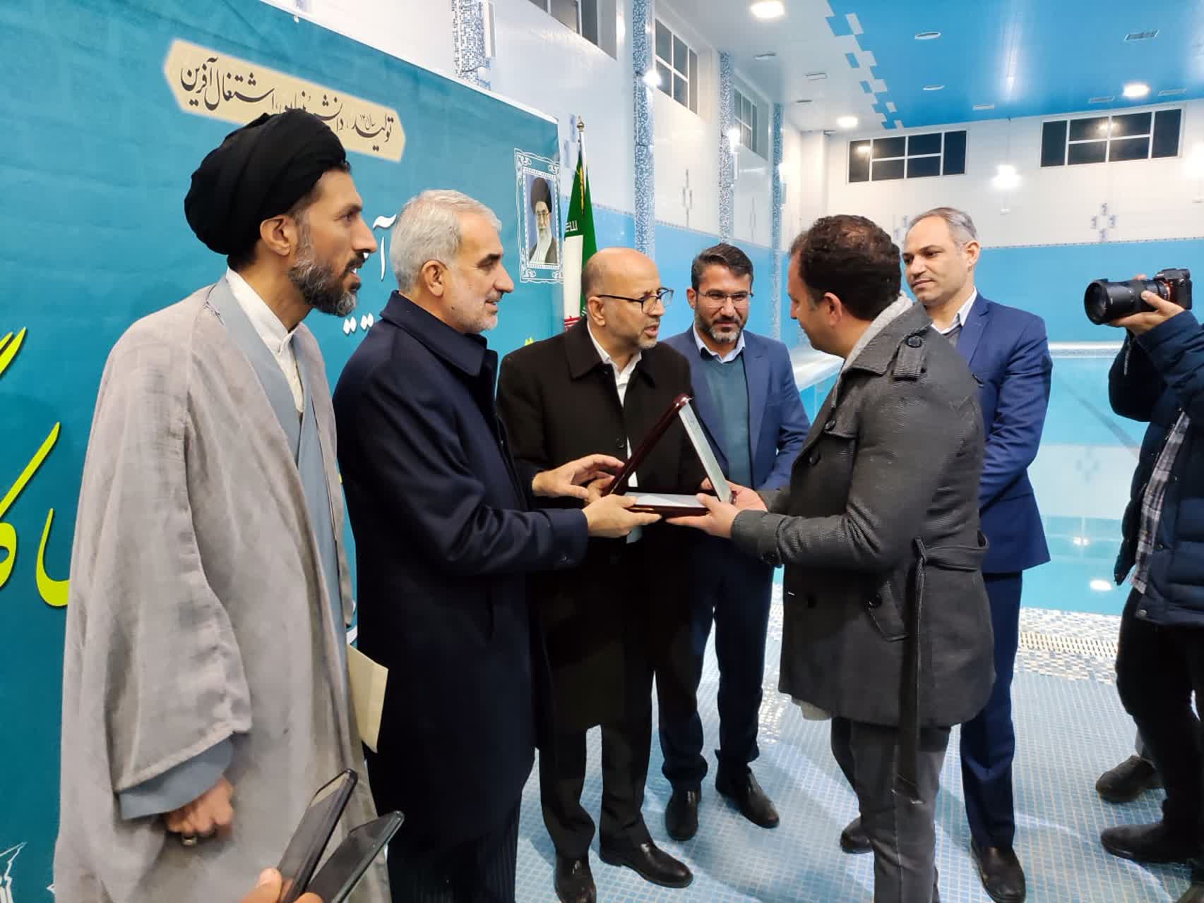 استخر مجموعه فرهنگی، ورزشی و رفاهی کارگران اردکان مورد بهره برداری قرار گرفت