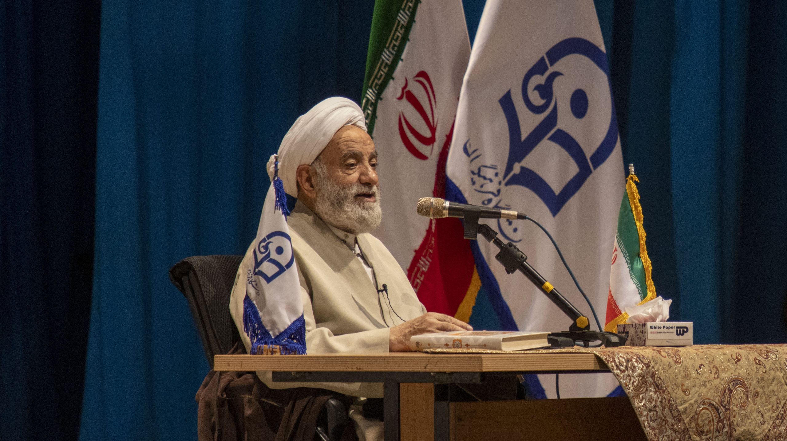 معلمی شغل نیست بلکه عبادت است