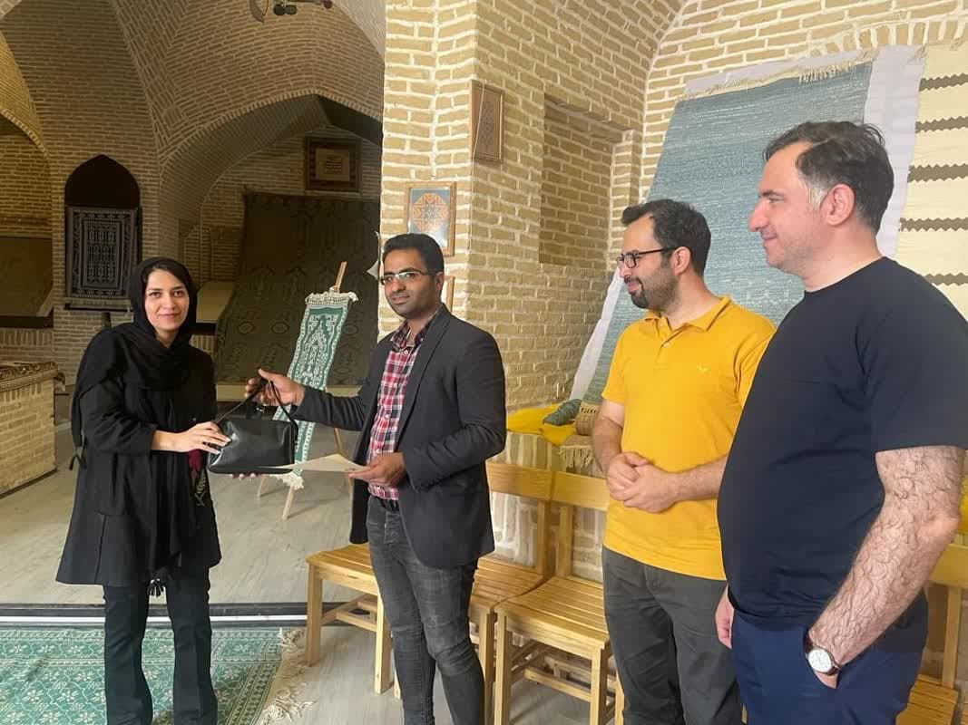 کیف سرقت شده به صاحبش برگشت!
