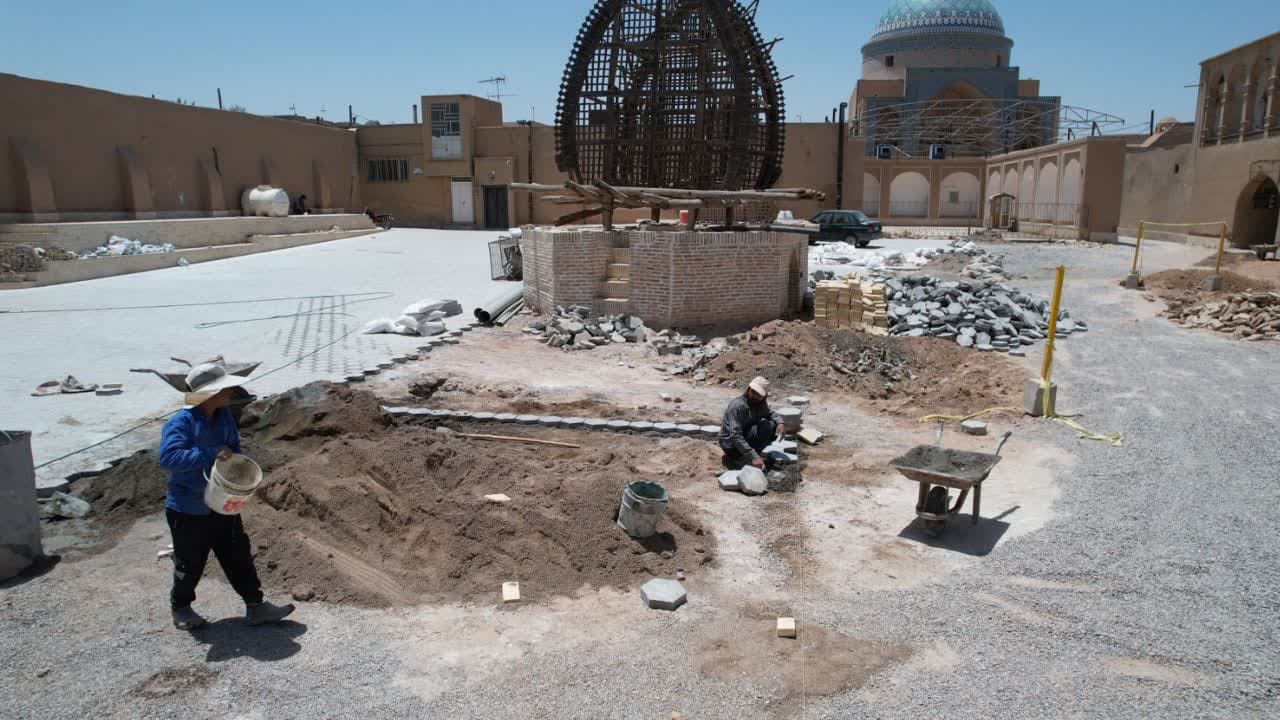 مرمت و بازپیرایی میدان تاریخی وقت‌الساعه در یزد آغاز شد