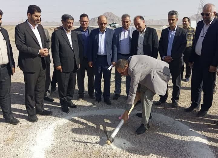 کلنگ ساخت اورژانس پیش بیمارستانی محور یزد – طبس به زمین خورد/ بازدید وزیر میراث فرهنگی از کاروانسرای تاریخی خرانق