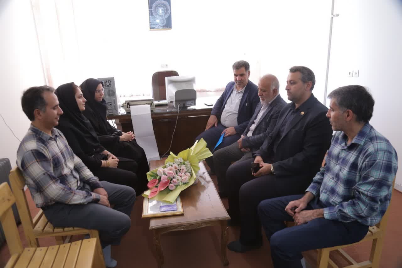 بازدید مدیرعامل شرکت توزیع نیروی برق استان یزد از دفتر روزنامه جمهوری اسلامی