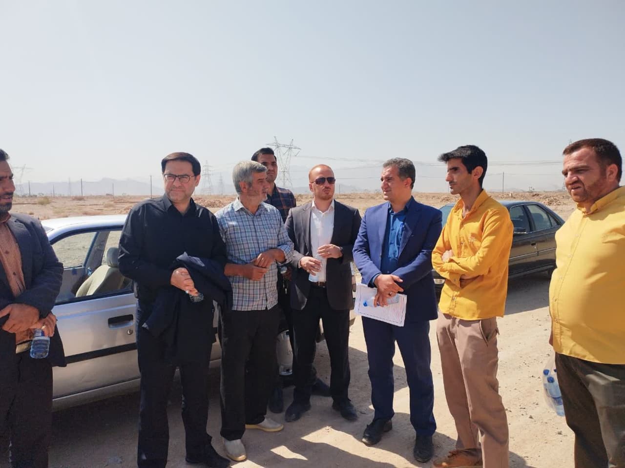 بازدید فرماندار و بخشدار مرکزی یزد از طرح نهضت ملی مسکن روستای شحنه