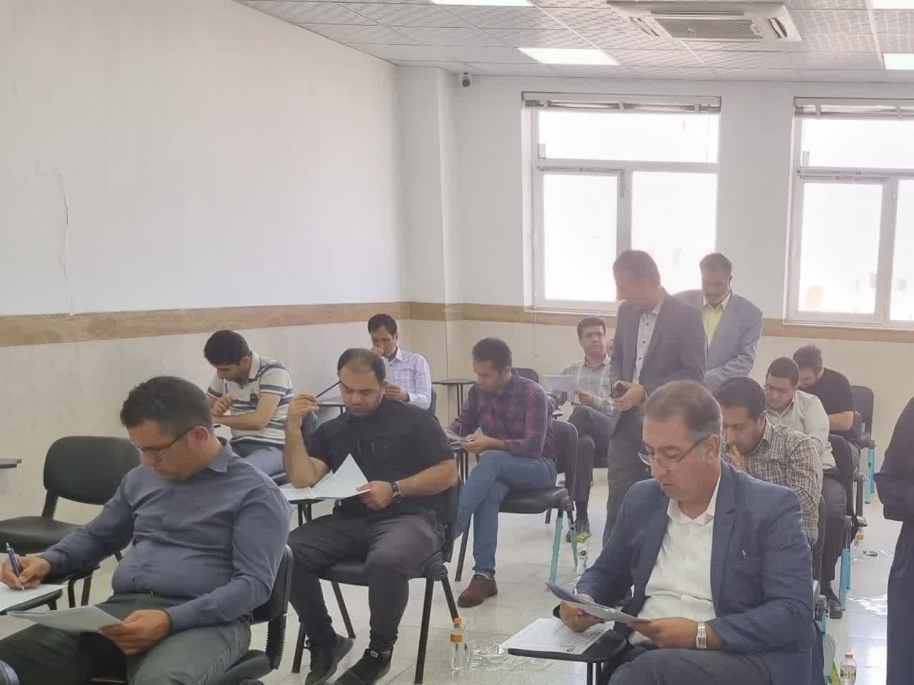 آزمون انتخاب کارشناس رسمی استاندارد در یزدبرگزار شد