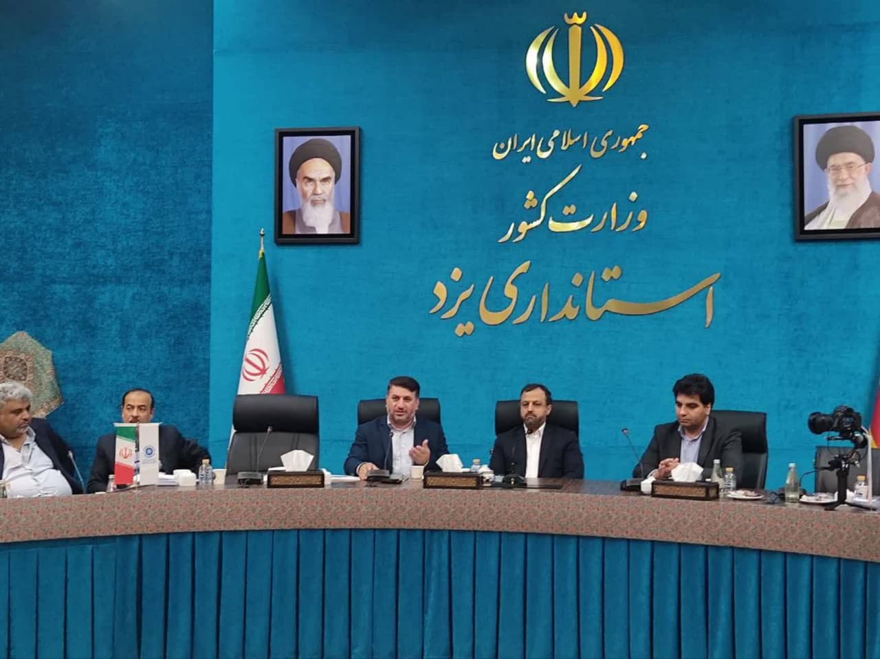 پیگیر رفع نیازهای ارزی بخش صنعت هستیم