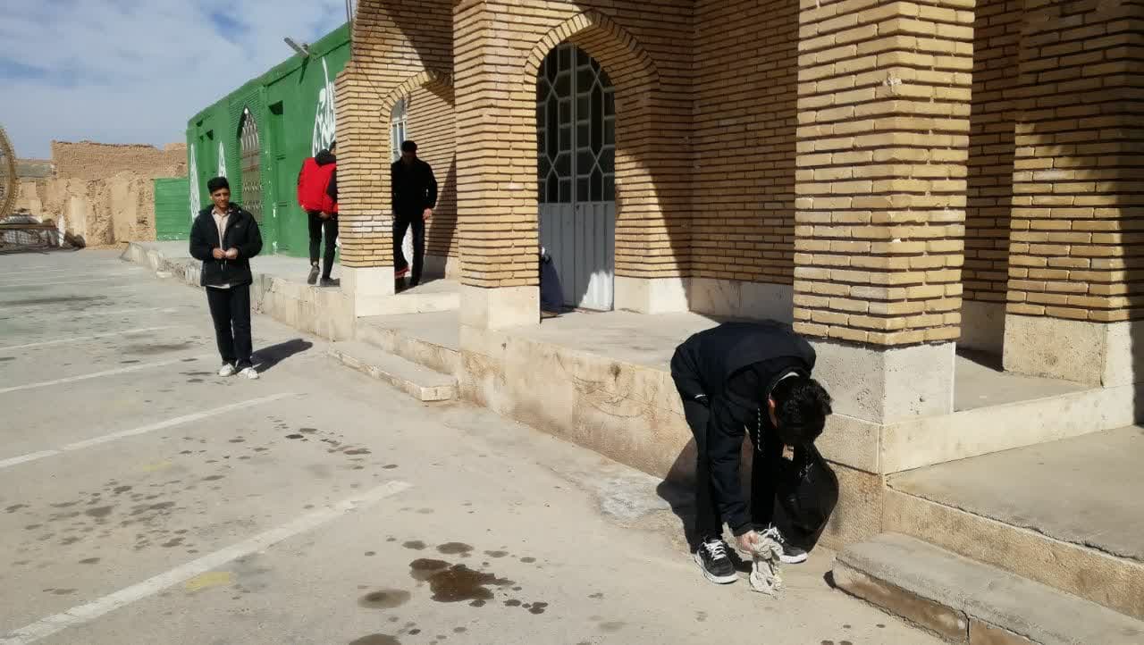  سیزدهمین آیین پاکسازی بافت تاریخی اردکان برگزار شد
