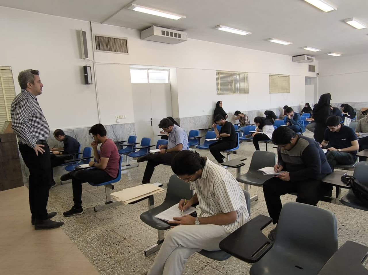 رقابت دواطلبان شانزدهمین دوره المپیاد علوم پزشکی در آزاد یزد