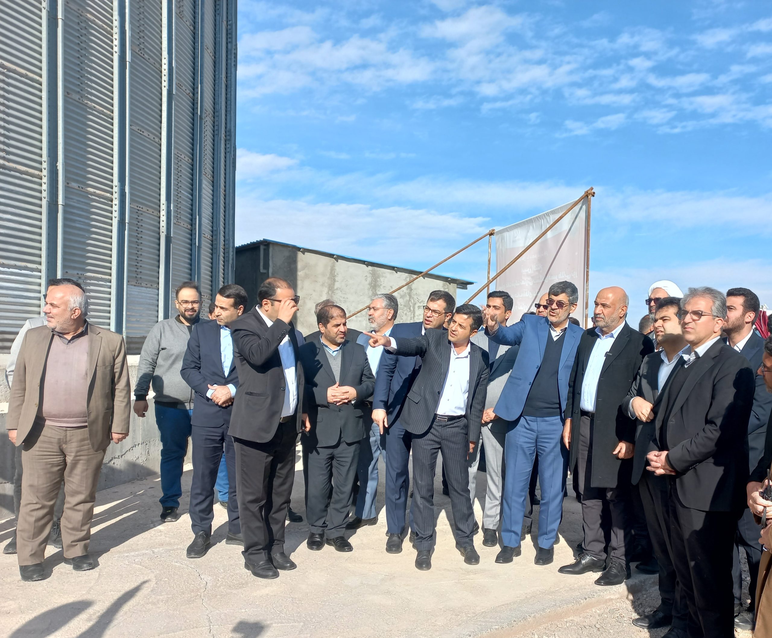 کلنگ‌زنی کارخانه خوراک دام و طیور شرکت تعاونی پیشگامان
