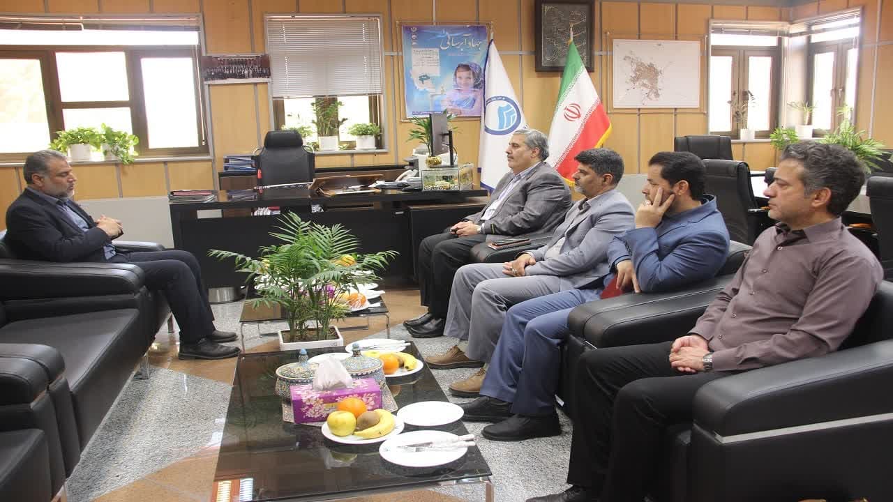 نشست مدیرعامل شرکت آب و فاضلاب یزد با مدیرکل دیوان محاسبات استان