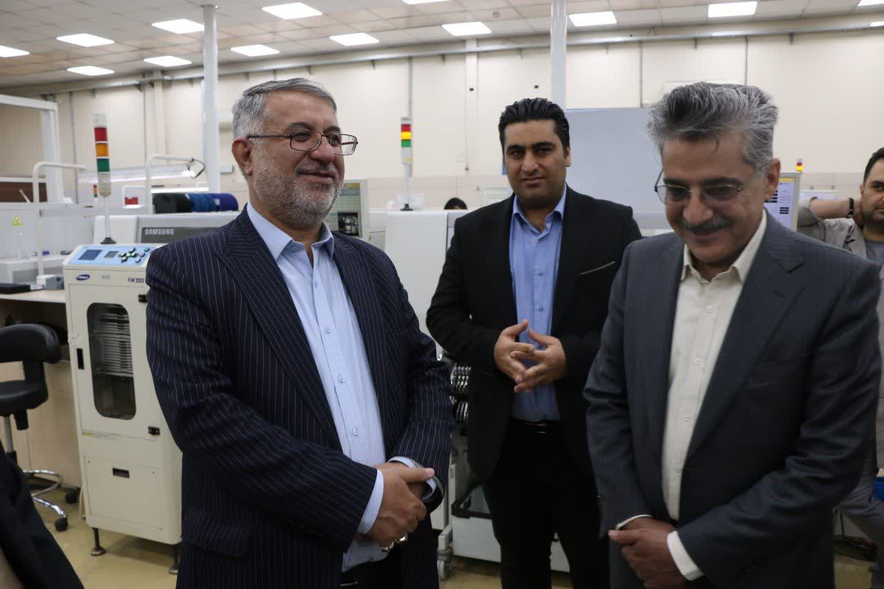 رئیس سازمان قضائی نیروهای مسلح استان یزد از صنایع تولیدی پیشگامان بازدید کرد