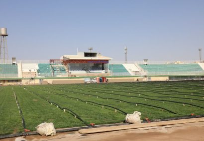 تقدیر مهندس طلایی‌مقدم معاون عمرانی استاندار از مهندس عظیمی‌زاده مدیرعامل سازمان همیاری و تلاش‌های شبانه‌روزی سازمان همیاری شهرداری‌های استان یزد برای آماده‌سازی چمن ورزشگاه شهید نصیری یزد جهت میزبانی لیگ برتر فوتبال