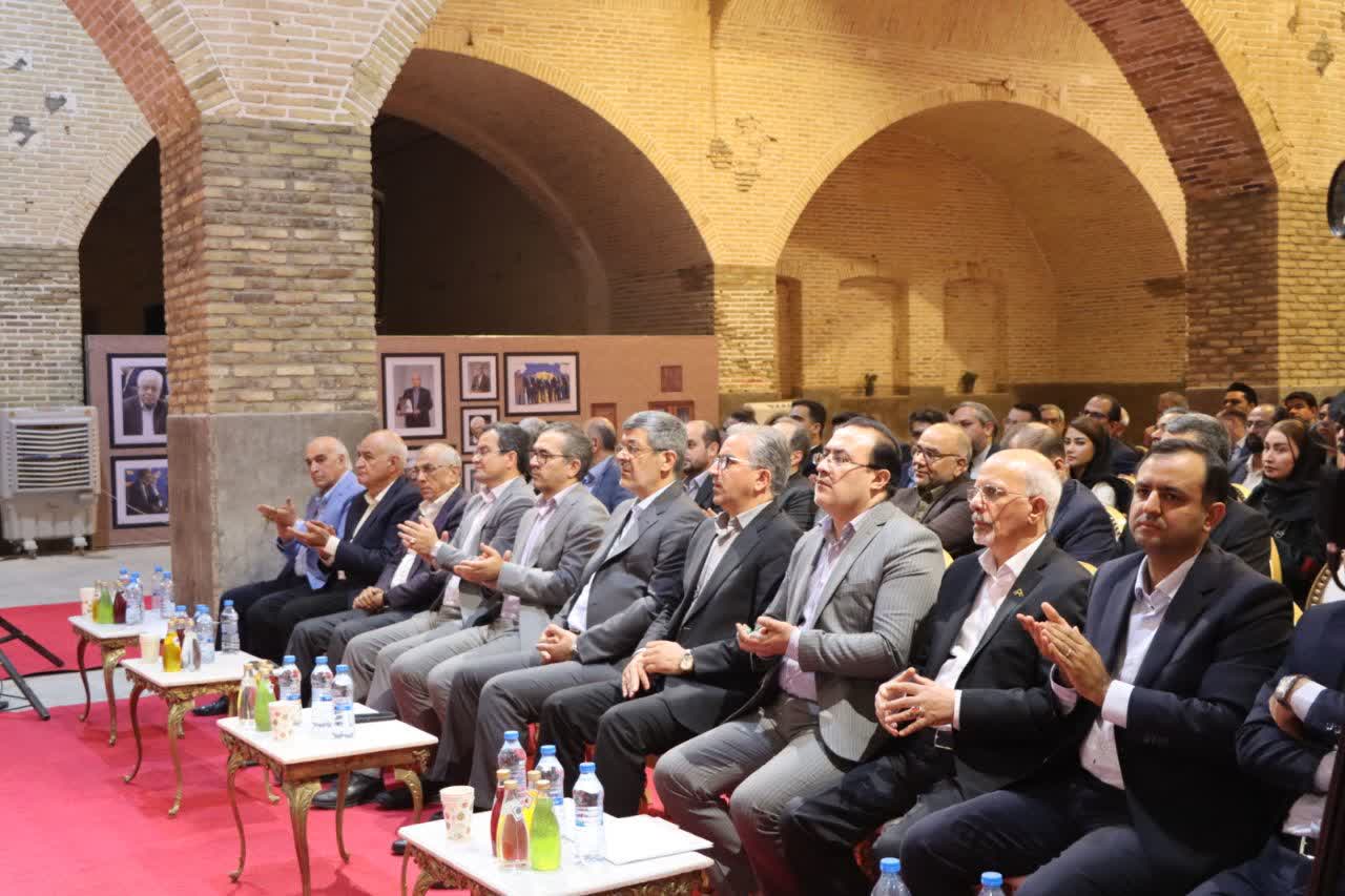 بیست و نهمین آیین روز ملی صنعت و معدن در یزد برگزار شد/  تجلیل از ۴۲ واحد نمونه صنعتی معدنی استان