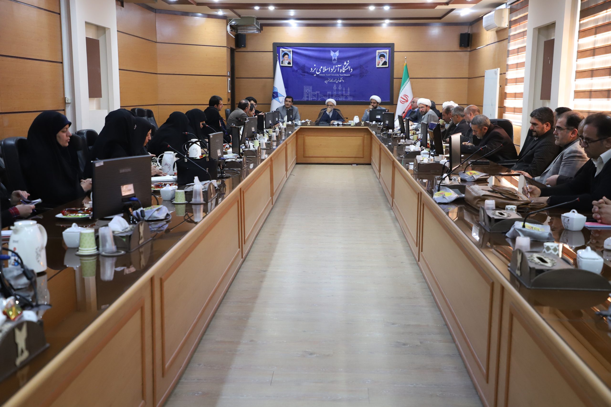 درخواست رئیس دانشگاه آزاد یزد برای انعقاد تفاهم‌نامه با دادگستری استان